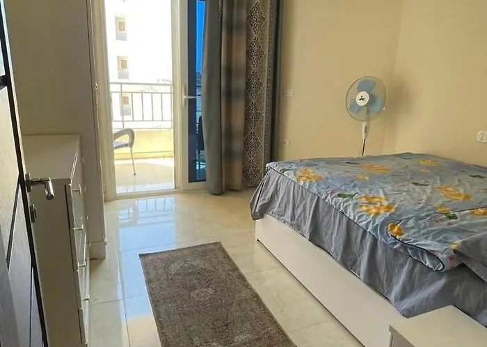 Serene Pool View And Private Access Apartman Gurdaka