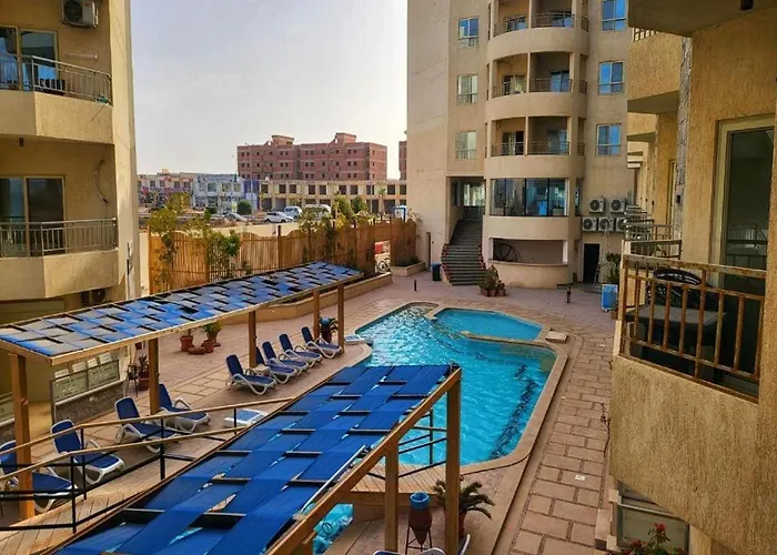 Apartman Serene Pool View And Private Access Gurdaka