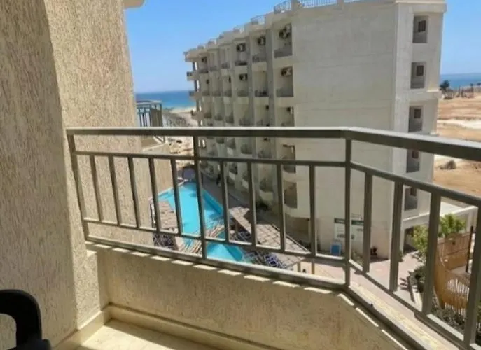 Apartman Serene Pool View And Private Access Gurdaka