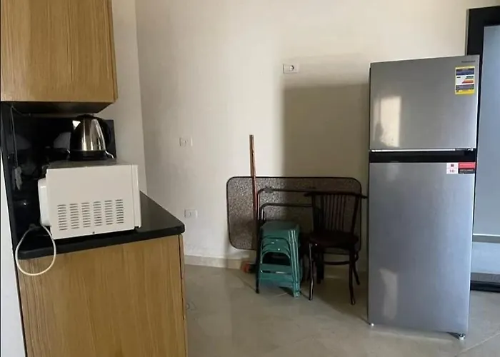 Serene Pool View And Private Access Apartman Gurdaka